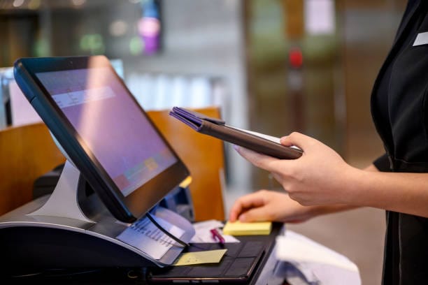 pos system operate by employee